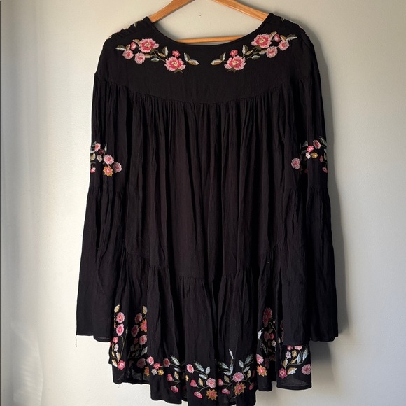 Free people Ti Amo black Floral embroidered mini Dress Size S - Picture 5 of 10